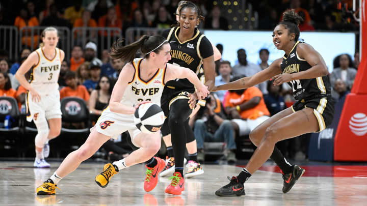 中因球员受 中因球员受